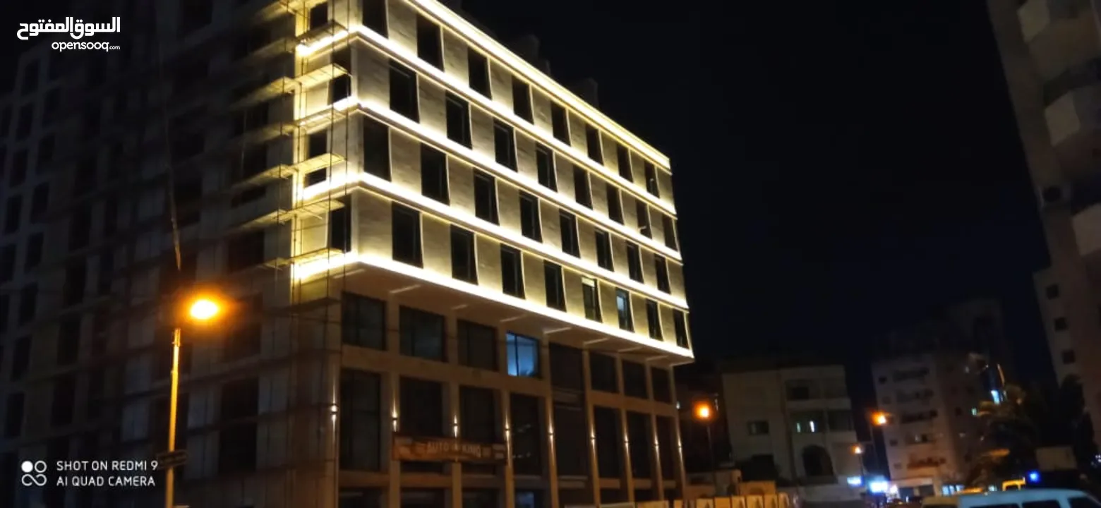 مكتب تجاري فخم للبيع أو الإيجار