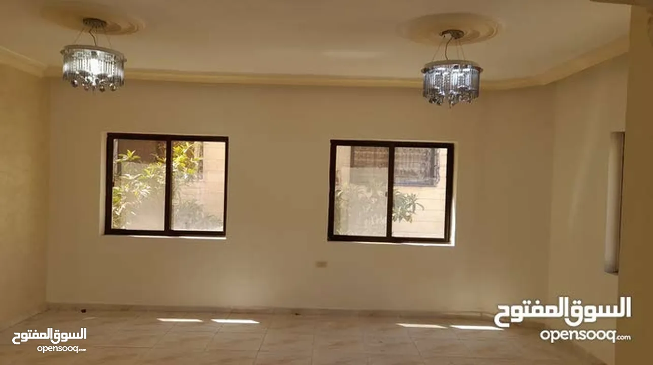 شقة  طابقية مميزة طابق اول للبيع في الذراع الغربي من المالك مباشرة
