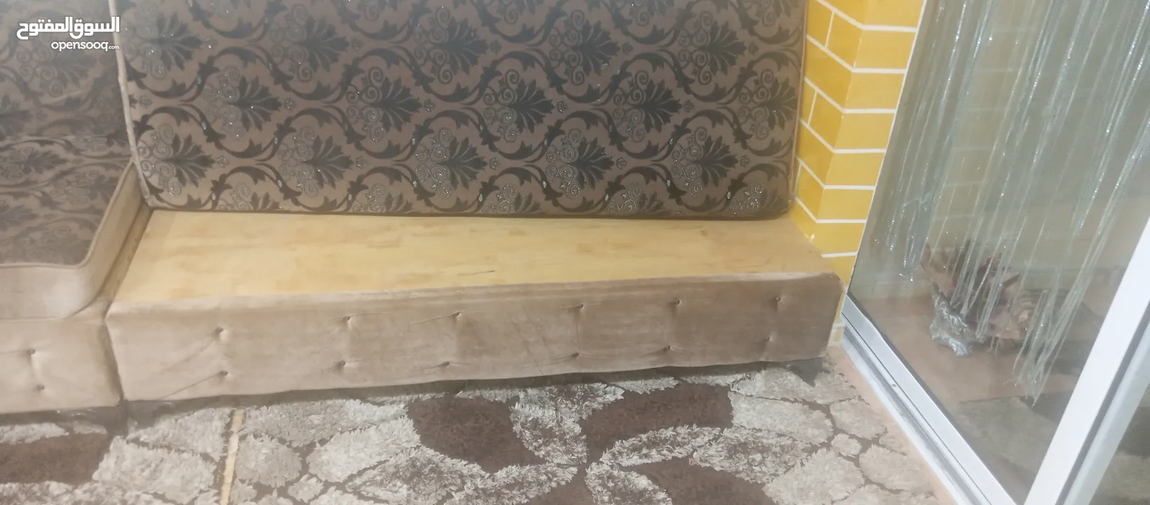 طاولة سفره مع قعده خليجي