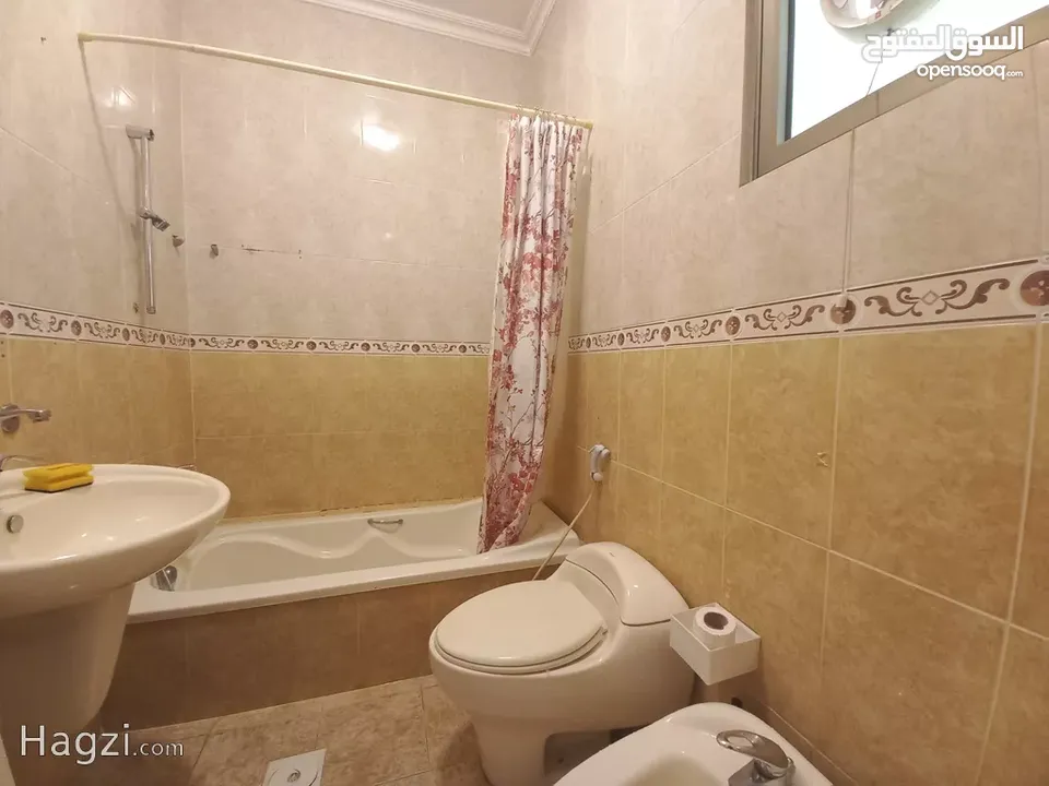 شقة للبيع في منطقة الرابيه  ( Property ID : 33882 )