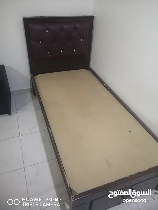سرير غرفة نوم للبيع