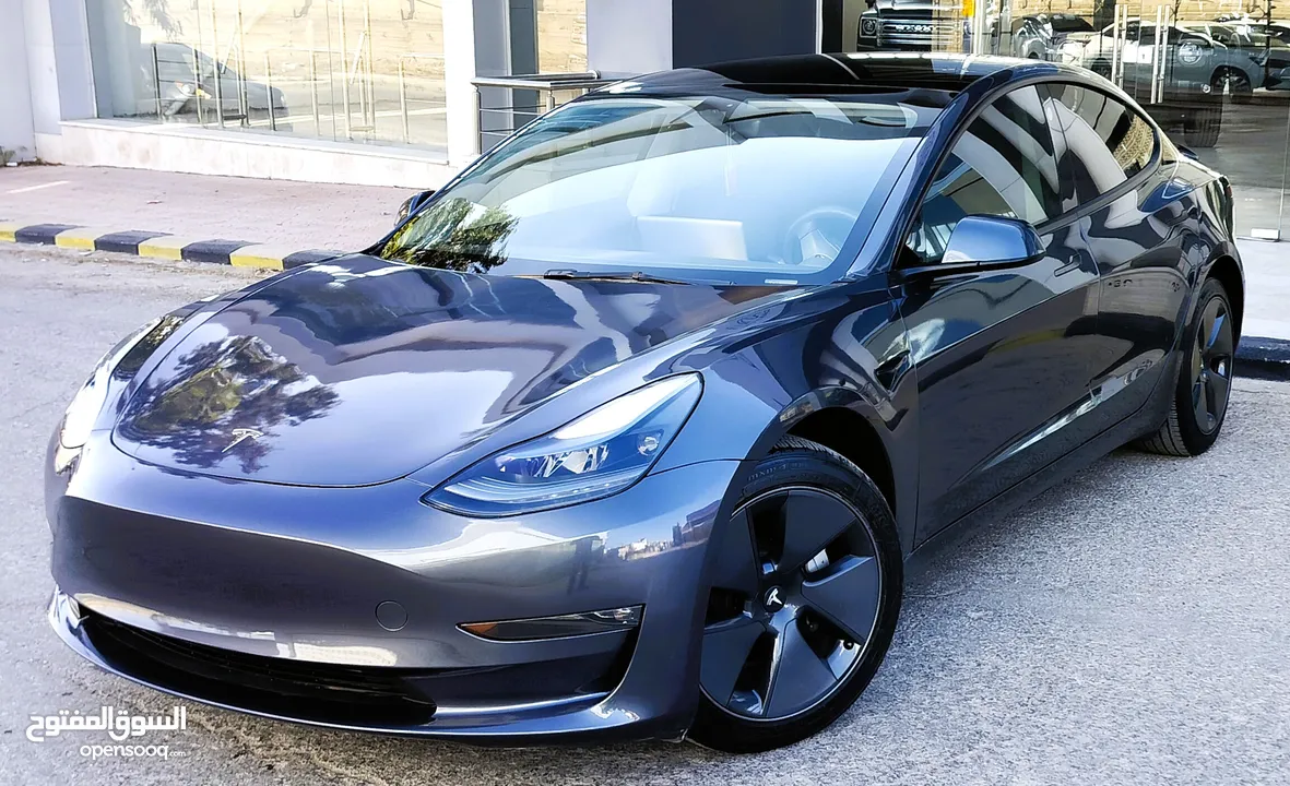 تيسلا 2023 MODEL 3 بدون ملاحظات فحص اوتوسكور ممشى 16 الف بحالة الوكالة لون مميز بسعر محرووووق ولقطة