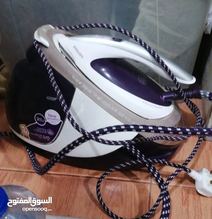 مكاوه ماركة فيلبس بخارية حجمها كبير