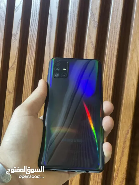 Samsung a51 128جيجا مستعمل بحالة ممتازة  مرفق سماعة وساعة يد