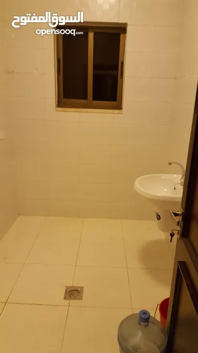 شقه مع روف مميزه للبيع