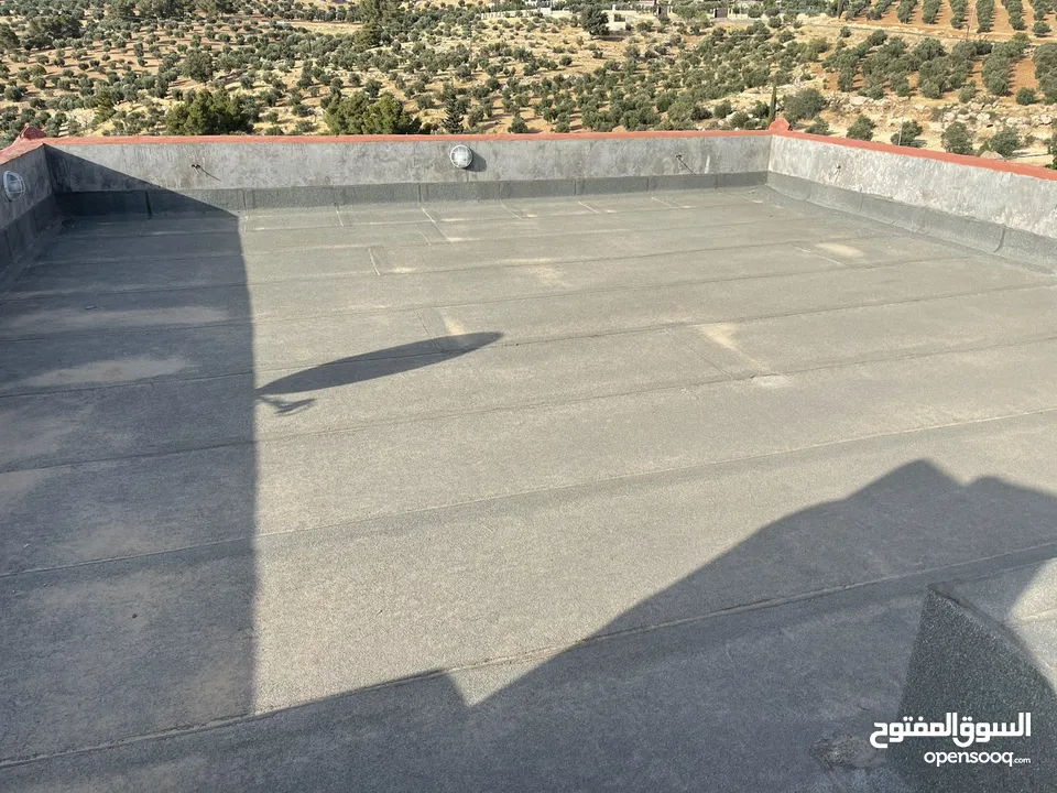 مزرعة و شاليه مميزة للبيع في منطقة الكمشة - الزرقاء