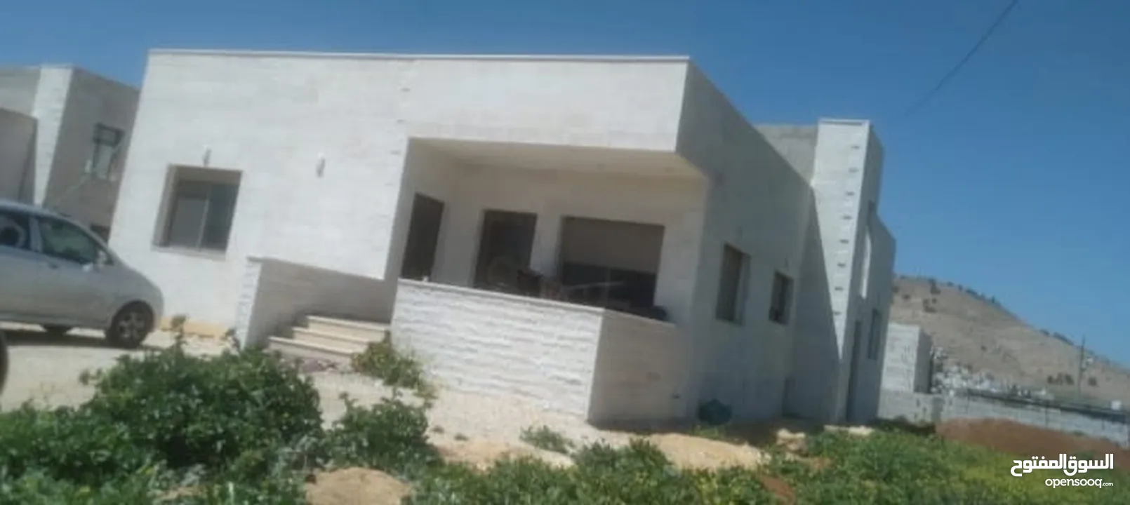 منزل مستقل في قرية ابو نصير قرب مفروشات شهوان