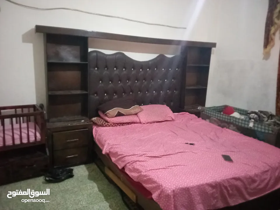 غرفة نوم مستعمله نضيفه حديثه ولا ناقصه برغي