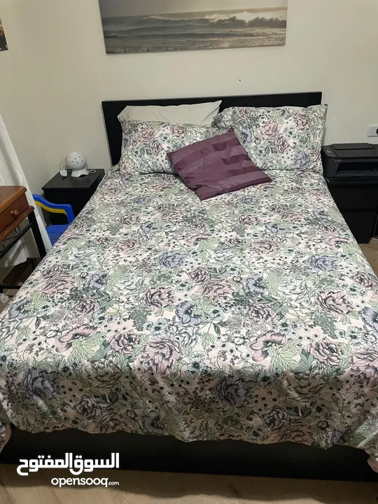 FULL bedroom set, mint condition, barely used. Bed with mattress, two night stands and one dresser