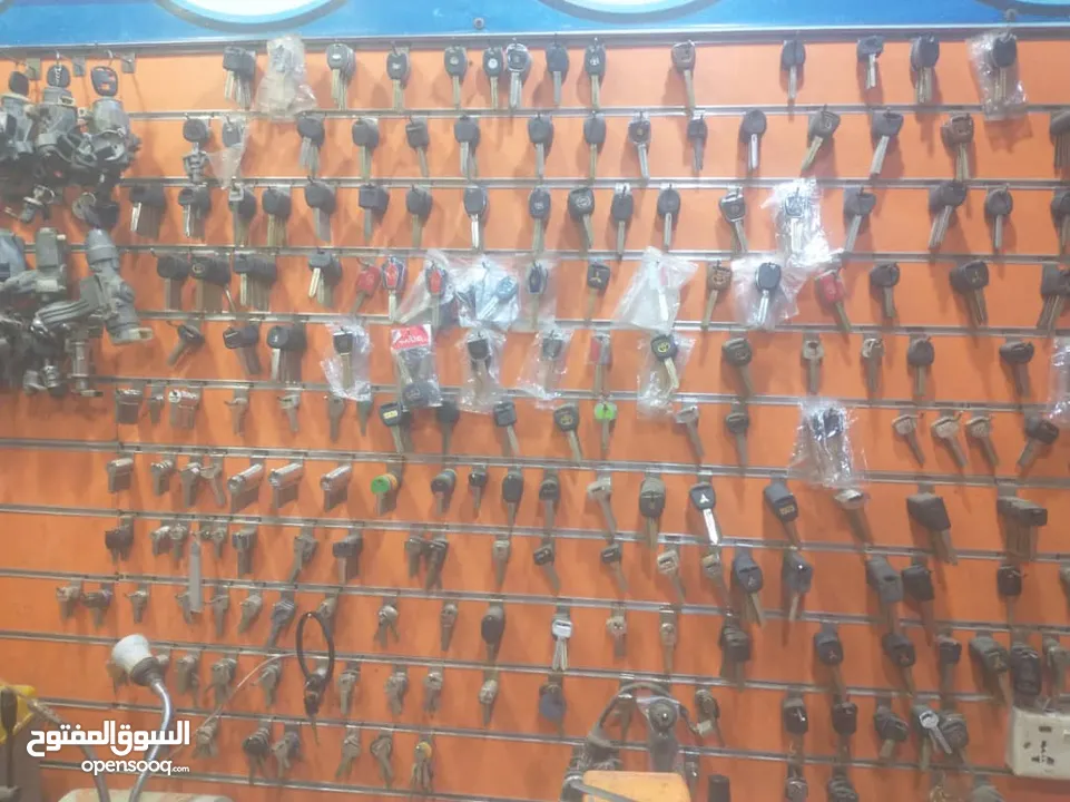 برمجه المفاتيح الضائعه وفتح الشقق وفتح السيارات وفتح الشقق عمل ماستر كي