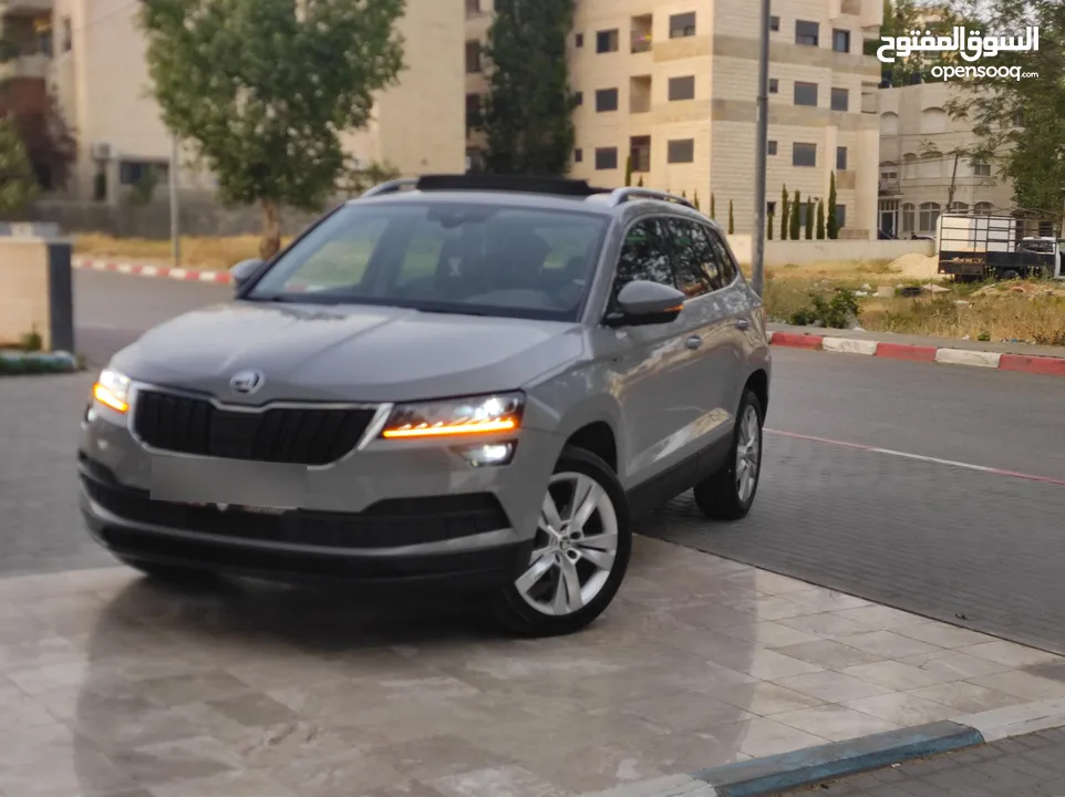 جيب سكودا كاروك فل كامل اضافات مع بانوراما أعلى فئة بالكاروك للبيع بسعر حرق ع الكاش