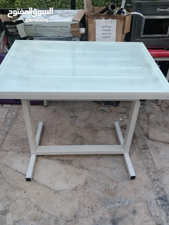 مرسم هندسي مضاء متحرك إربد