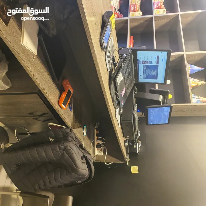محل حلويات غربيه وايس كريم للبيع او للضمان