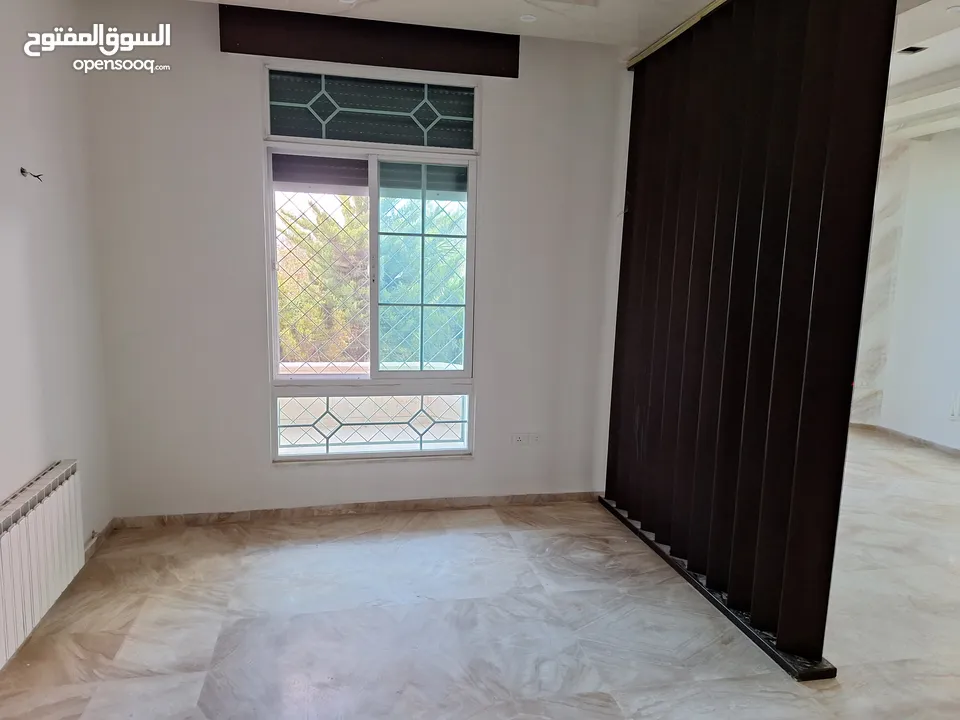 فيلا مميزة مطله على مرتفعات جرش والسلط  للبيع
