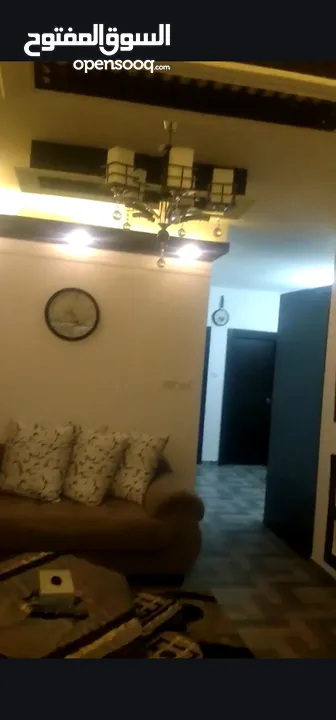 شقة و استديو وسط مدينة رام الله قريب من جميع الخدمات طابو واحد موقفين للسيارات مع مخزن