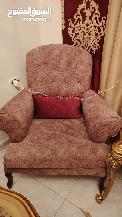كنب للبيع مستعمل بحالة الوكالة بالزرقا الجديده البتراوي