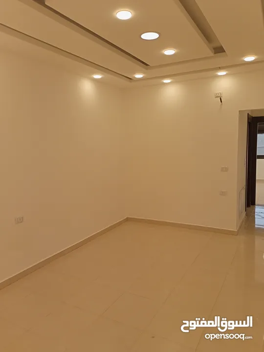شقة للبيع في الزرقاء الجديده من المالك مباشرة((إسكان ابوعبيد)) طابق آول بسعر منخفض لمدة محدودة