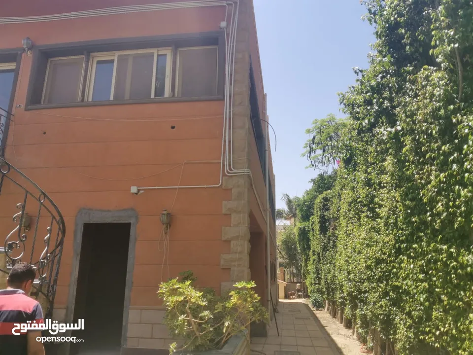 قصر للبيع بمدينة الشروق بكمبوند