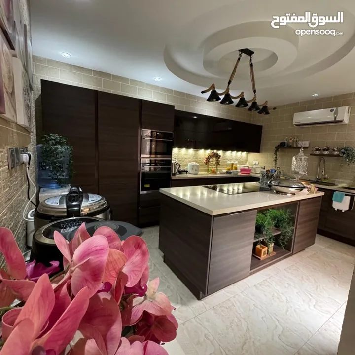 مطبخ شامل جميع المستلزمات الحديثه