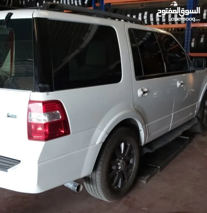 Ford Expedition XLT, 2012 model, full service history with Al Jazira for Sale