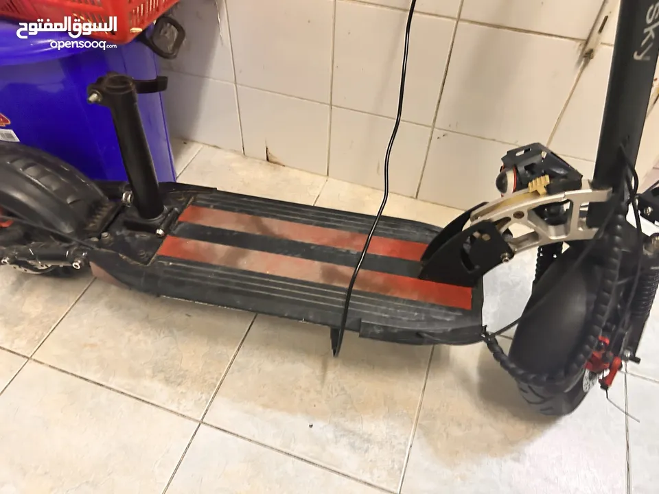 E-10 electric scooter