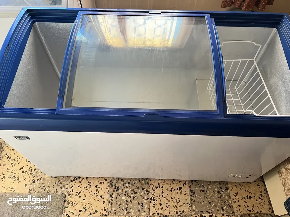 فريزر بطح زجاج