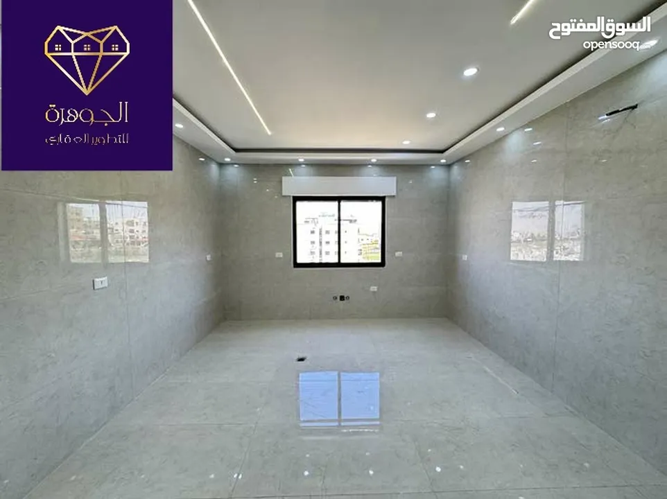 طابق اخير مع روف دوبلكس فاخر لم يسكن لقطه وبسعر مغري جدا عرض خاص ع اخر شقة أرقى مناطق جبيهة ام زويتن