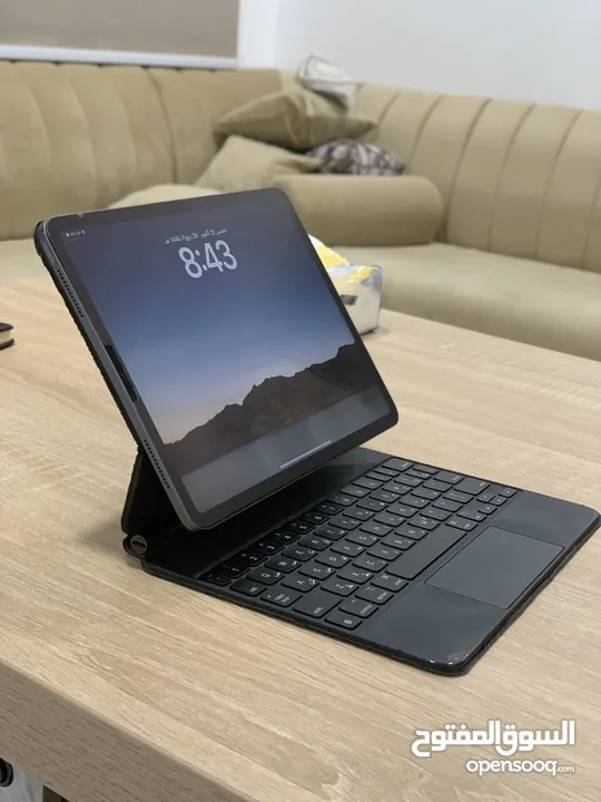 آيباد برو الجيل الثاني مع ماجيك كيبورد من أبل iPad pro 2nd gen with apple magic keyboard