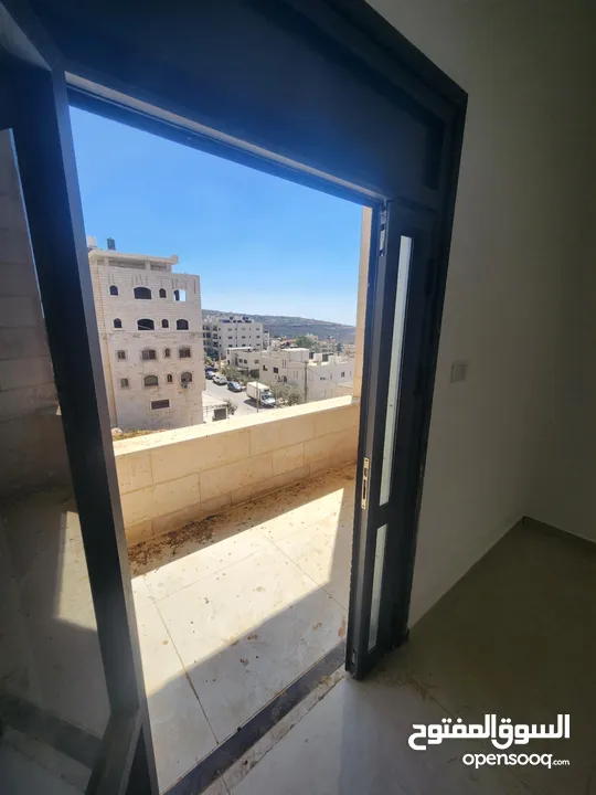 شقة للبيع مساحتها 195