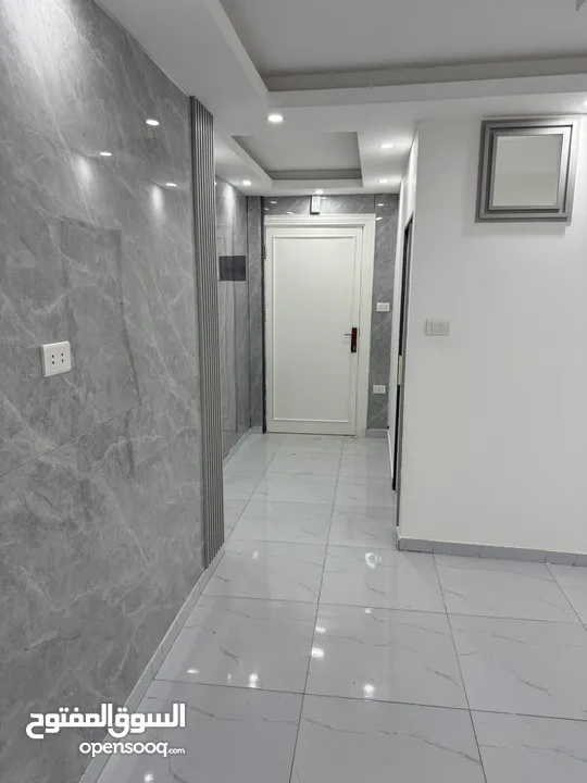 شقة بالزرقاء الجديدة للإستثمار أو السكن .
