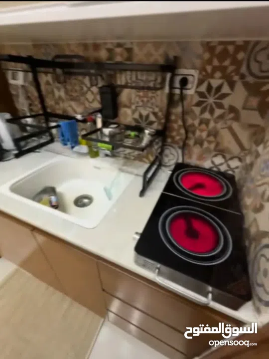 استوديو مفروش فرش فخم للبيع