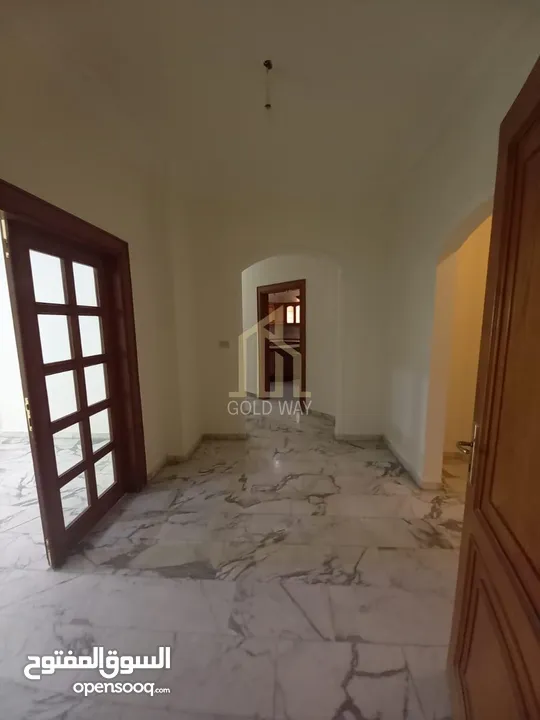 في أجمل مناطق دير غبار شقة 300م داخلي /350م خارجي بتشطيبات راقيه وسعر مميز / ref 9114