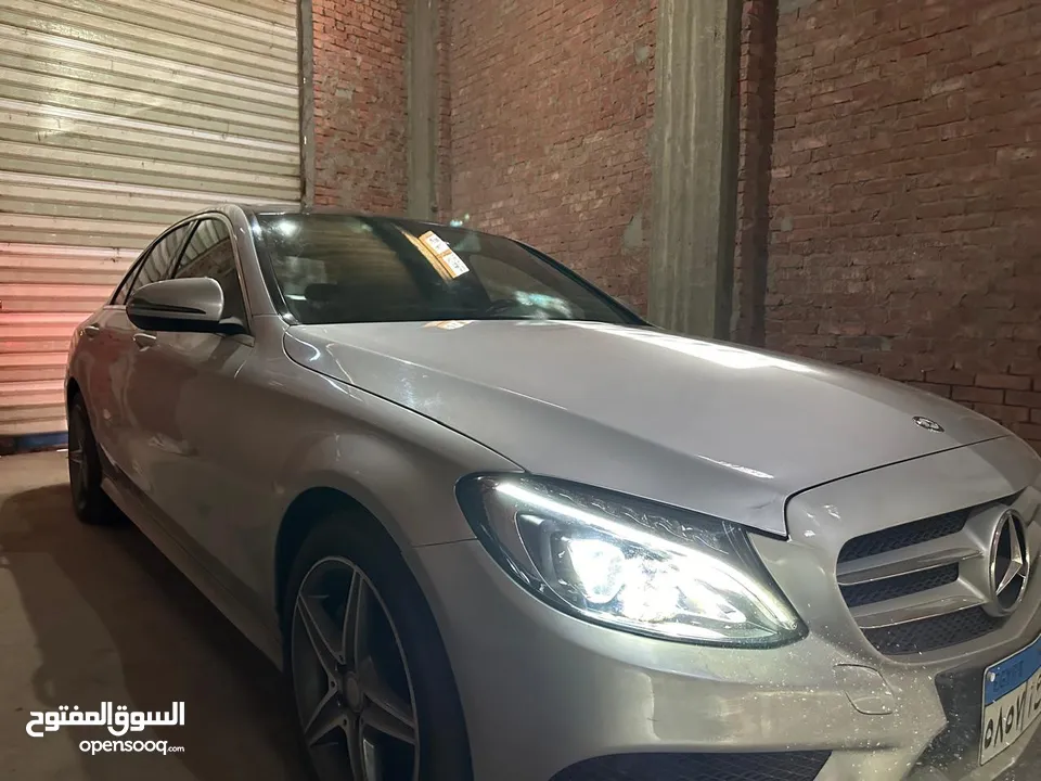 مرسيدس c180 اعلي فءه amg بانوراما العربيه كسر زيرو عداد 70 الف بس كامله اعلي الكماليات