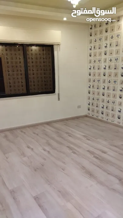 شقه موقع ممتاز للإيجار السنوي بوسط عمان