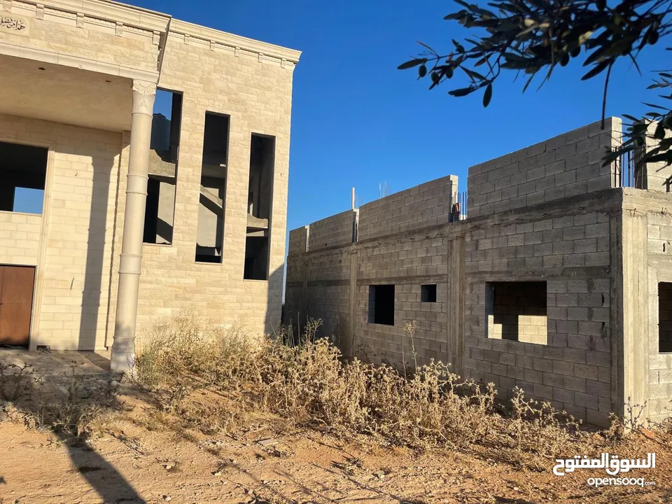 فيلا فاخرة على أرض 2000م تصنيف أ A, طابو – زاوية شارعين + مجلس ضيوف مستقل في طوباس