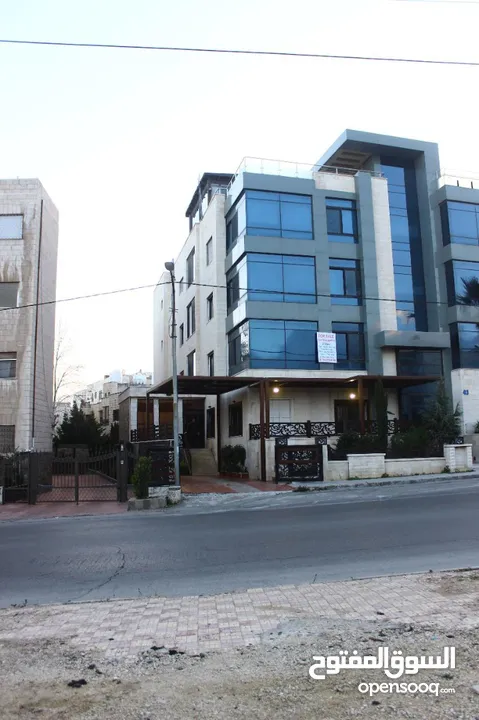 شقة مميزة للبيع في عبدون