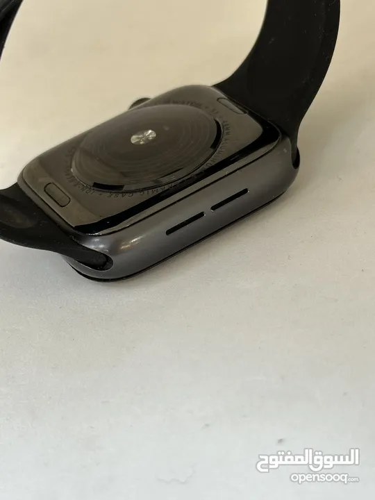Apple watch se 44 ساعة مستعملة