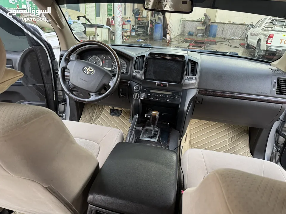 2009 Toyota Land Cruiser GXR  (Upgraded to 2014 Model)