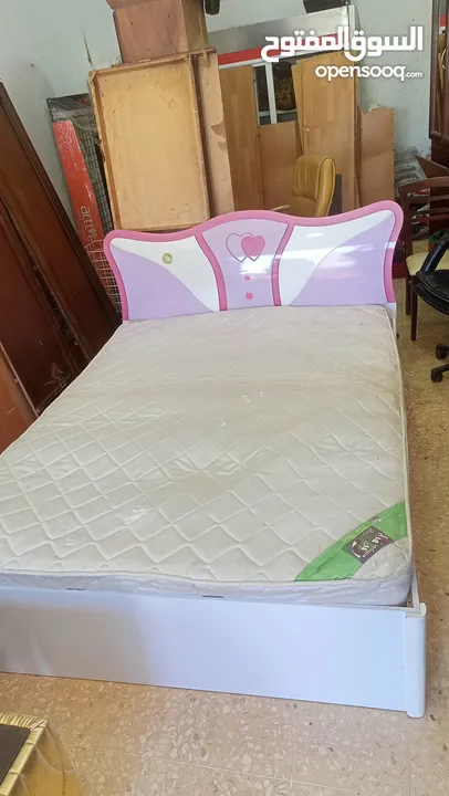 تخت مفرد ونص مع فرشه زنبركيه