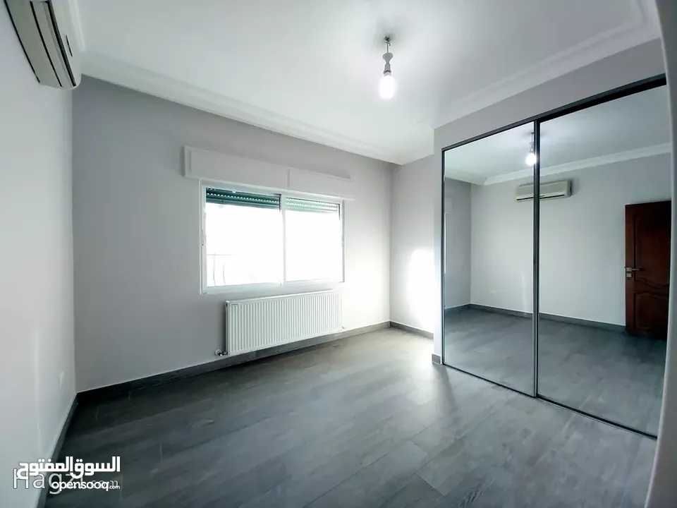 شقه للبيع في منطقه الدوار الرابع ( Property ID : 31170 )