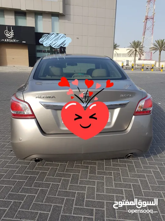 Nissan Altima 2013 , 3.5 SL, special edition. full options and genioin.