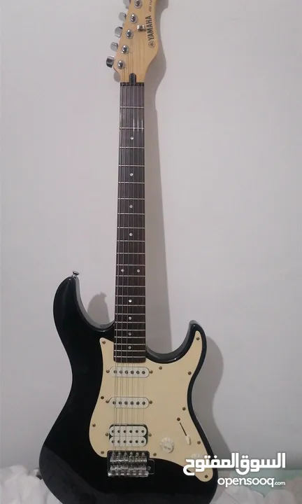 Yamaha electric guitar EG112C.