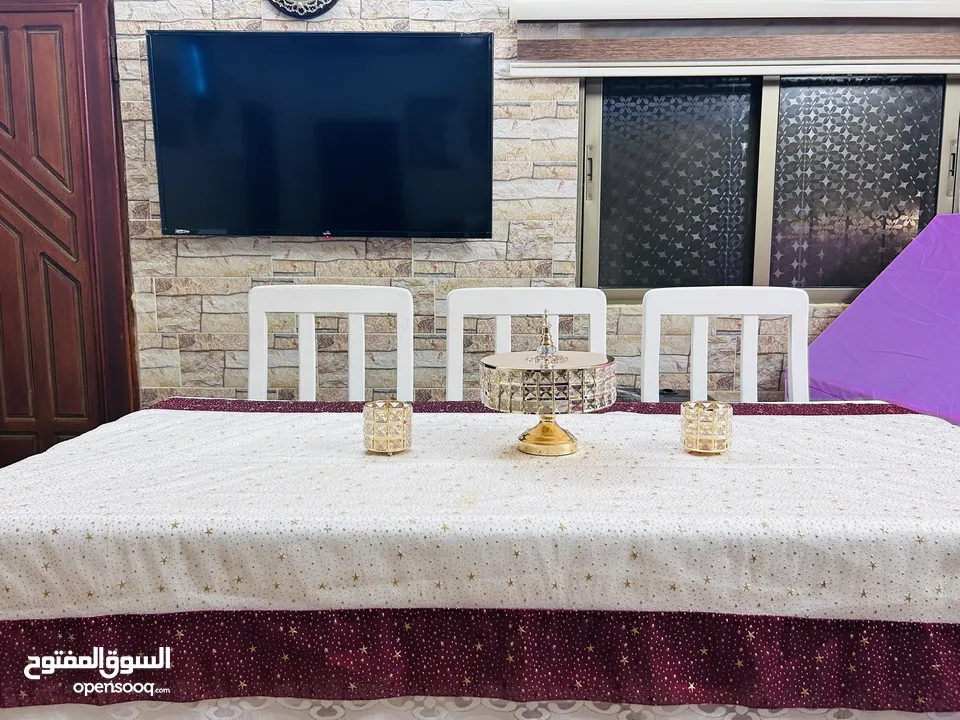شراشف سفرة فاخرة جدا مع فروة لون ابيضّ بسعر مغري