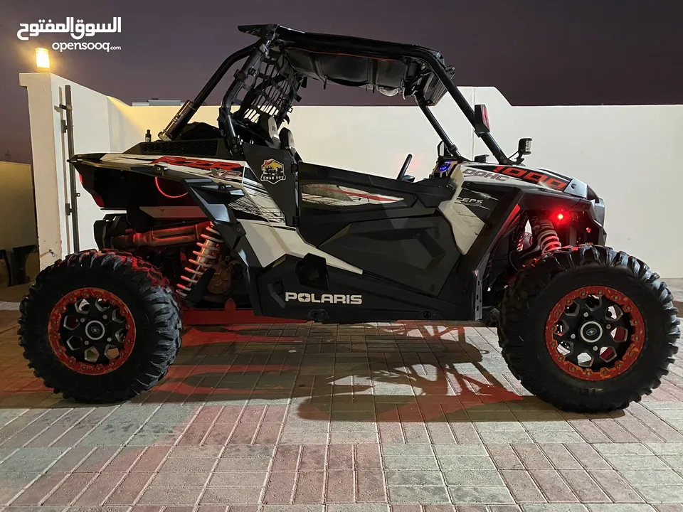 بولاريس RZR XP1000 مع القالوصة (للبيع فقط)