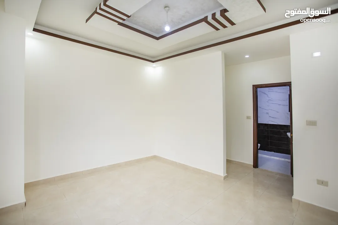 شقة للبيع بسعر محررروق في ابو علندا الجديدة مع ترس و مدخل مستقل  