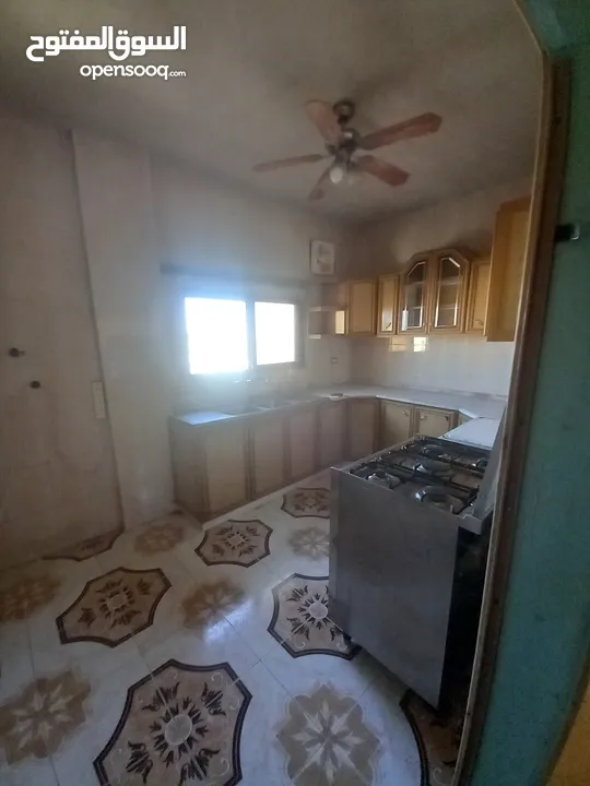 شقة طابقية