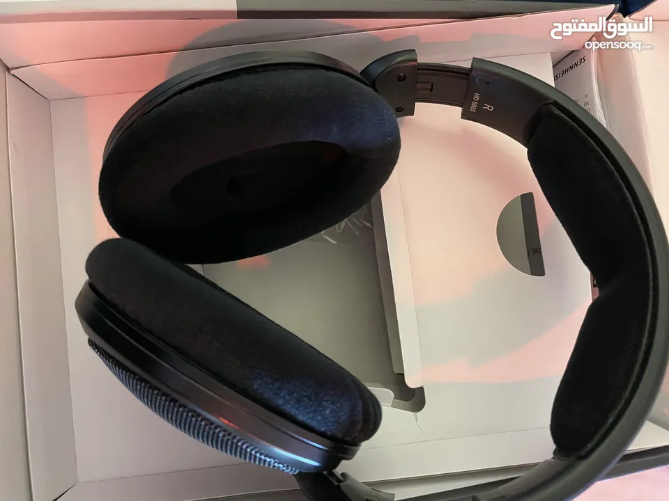 Sennheiser HD560s Analytical Analog Headphones
