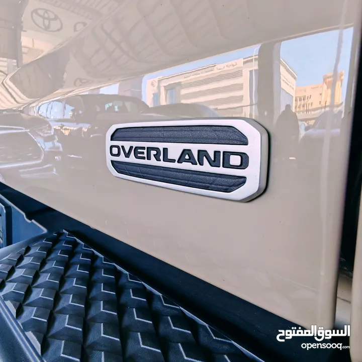 2020 Jeep Gladiator Overland  لون بيج مميز ولاول مرة في الاردن