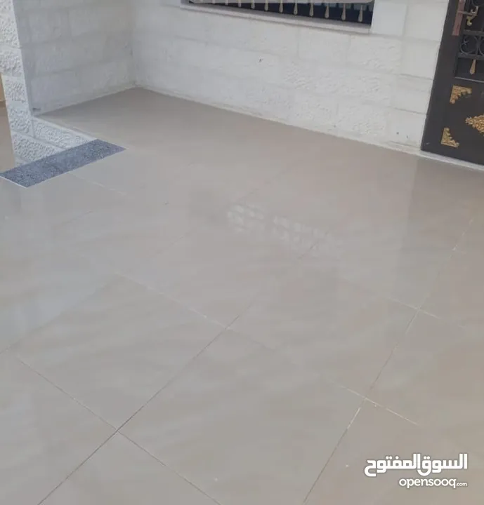 شقة ارضية جديدة للبيع بسعر مغري