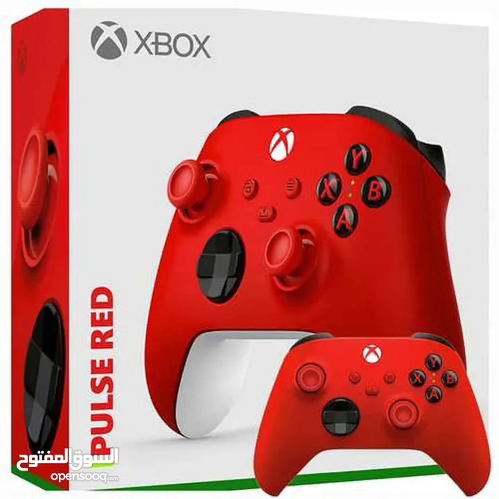جهاز xbox series s اصليه مع يدتين اصليات وحده بلون ابيض واخرى بلون احمر